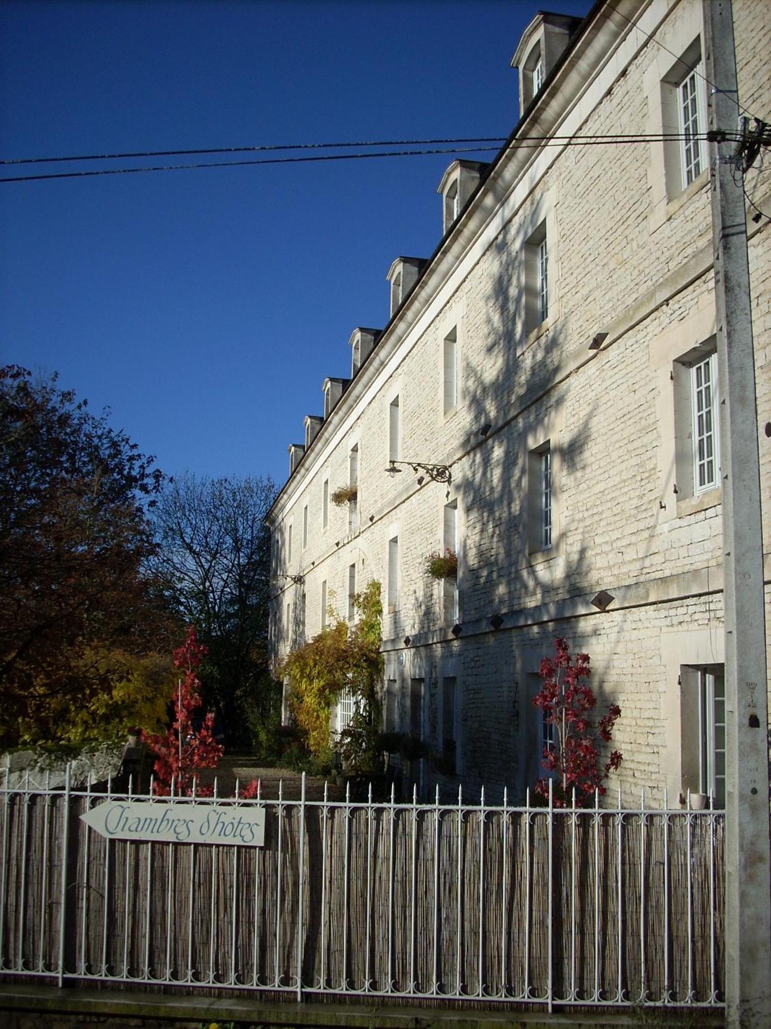 Le Moulin De Poilly Bed & Breakfast Eksteriør bilde