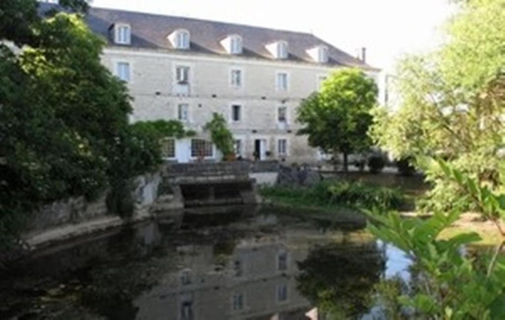 Le Moulin De Poilly Bed & Breakfast Eksteriør bilde